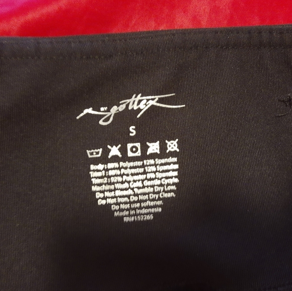 Gottex High Rise Capri Leggings (S)​ - Picture 4 of 5